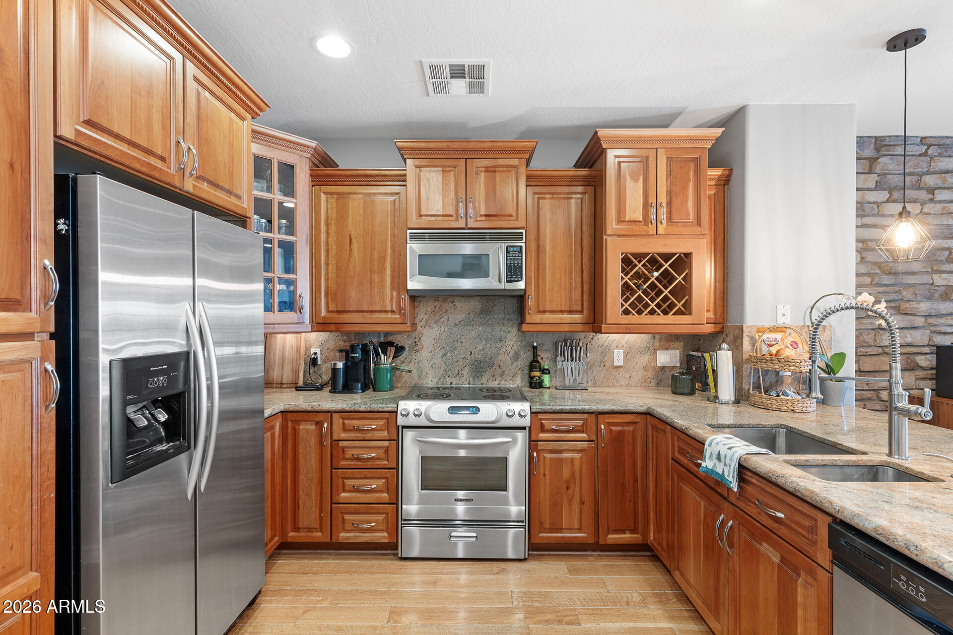 2454 East Roma Avenue Phoenix, AZ 85016 - Photo 4 of 38 43