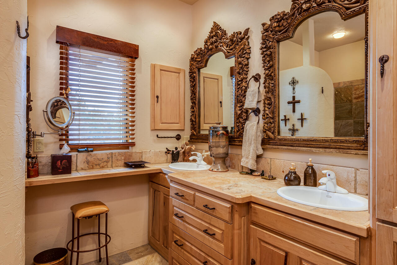 499 Waterview Lane Ridgway, CO 81432 - Photo 13 of 43 a bathroom with a sink and a mirror