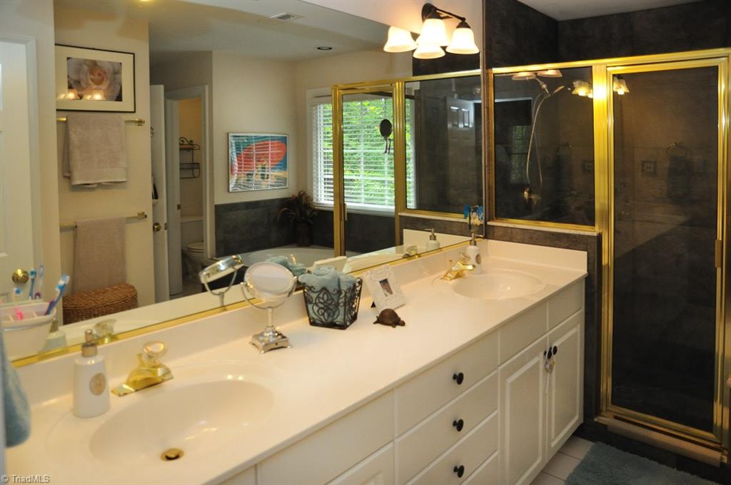 5601 Greenlee Road Greensboro, NC 27410 - Photo 12 of 21 Gallery Image 12
