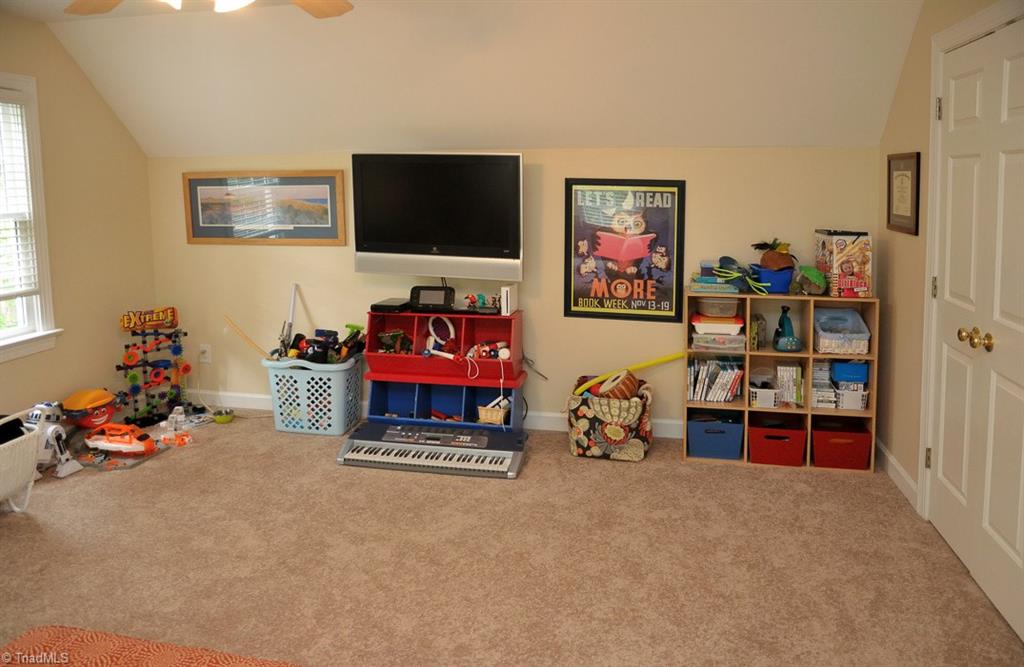 5601 Greenlee Road Greensboro, NC 27410 - Photo 17 of 21 Gallery Image 17