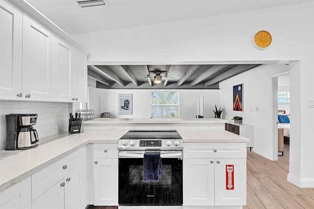 $995,000 | 1580 Northeast 35th Street, Oakland Park, FL 33334