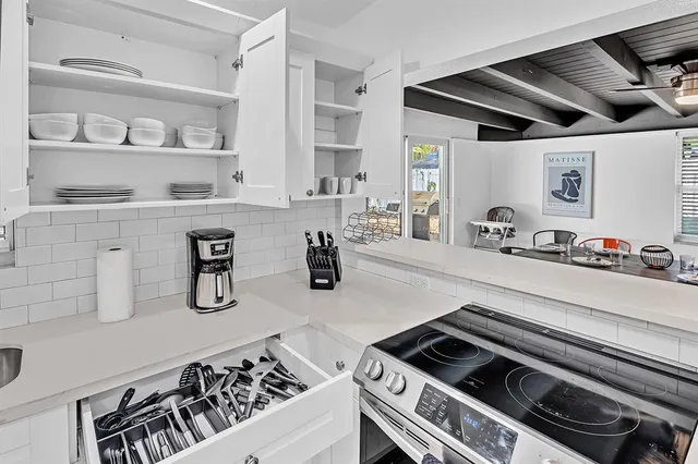 $995,000 | 1580 Northeast 35th Street, Oakland Park, FL 33334