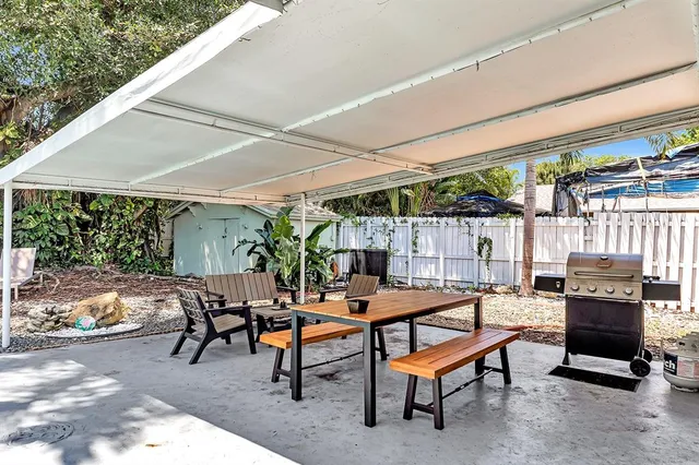 $995,000 | 1580 Northeast 35th Street, Oakland Park, FL 33334