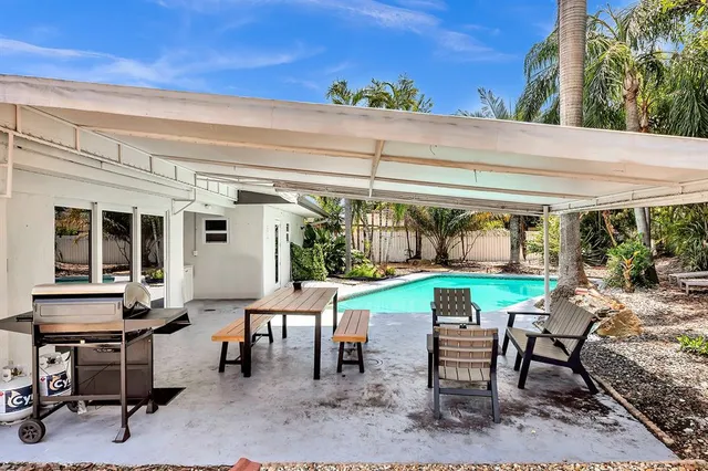 $995,000 | 1580 Northeast 35th Street, Oakland Park, FL 33334