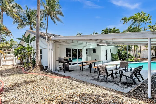 $995,000 | 1580 Northeast 35th Street, Oakland Park, FL 33334