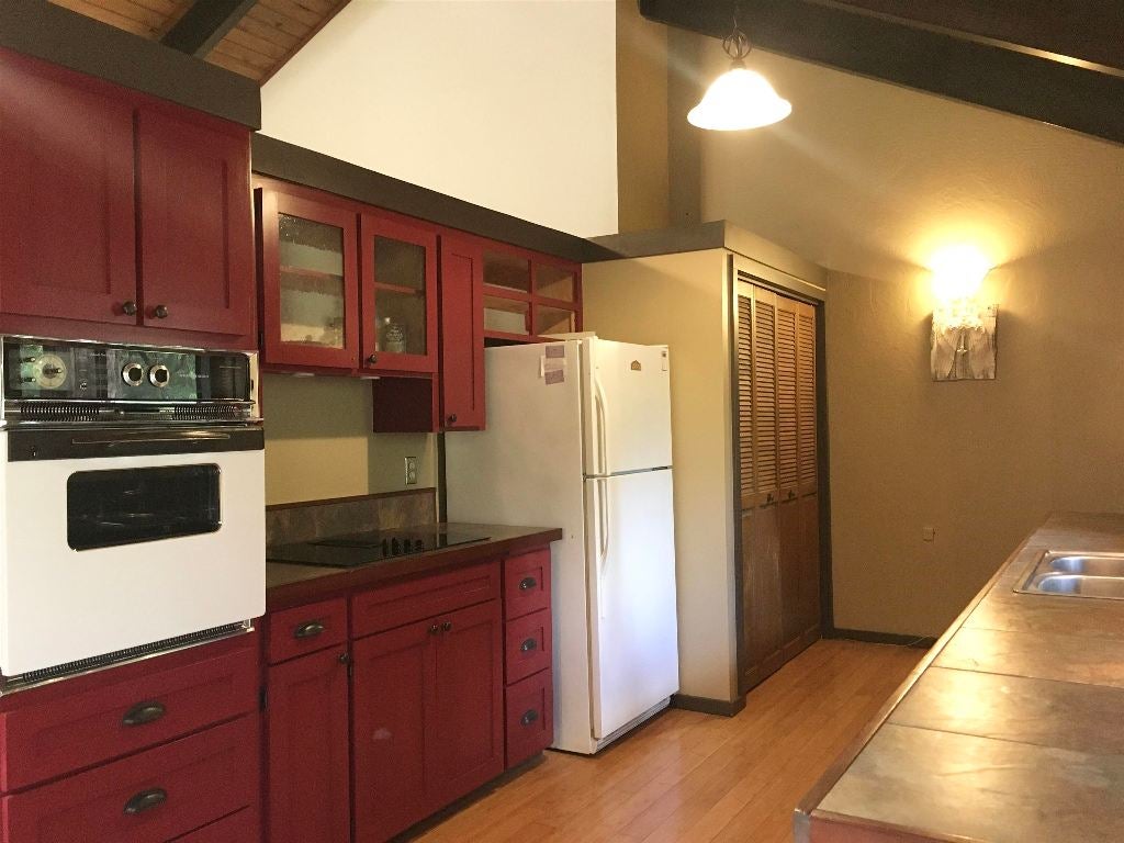 1015 Davis Place Road Mount Shasta, CA 96067 - Photo 6 of 24 Gallery Image 6