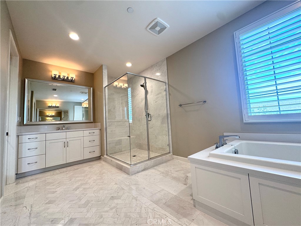291 Barnes Road Tustin, CA 92782 - Photo 12 of 28