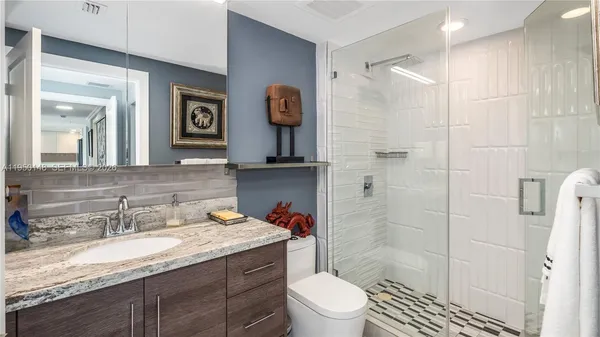 $3,900 | The Roads, Miami, FL 33129