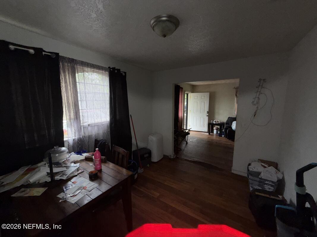 1926 Spring Drive Road Jacksonville, FL 32209 - Photo 13 of 19 a living room with furniture and a window