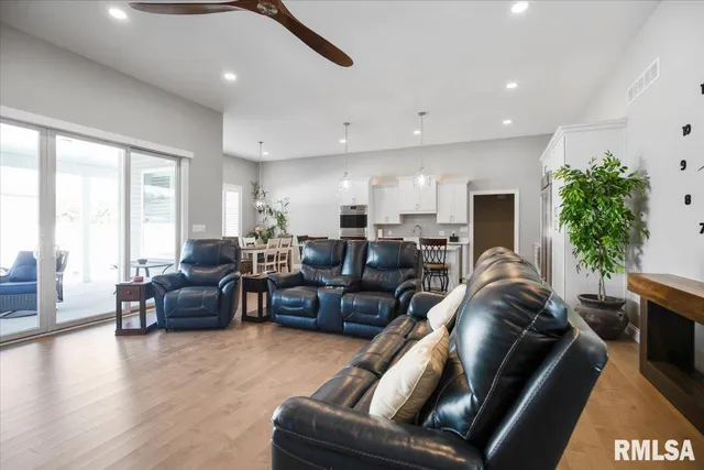 $799,900 | 2813 Richardson Drive, Springfield, IL 62711