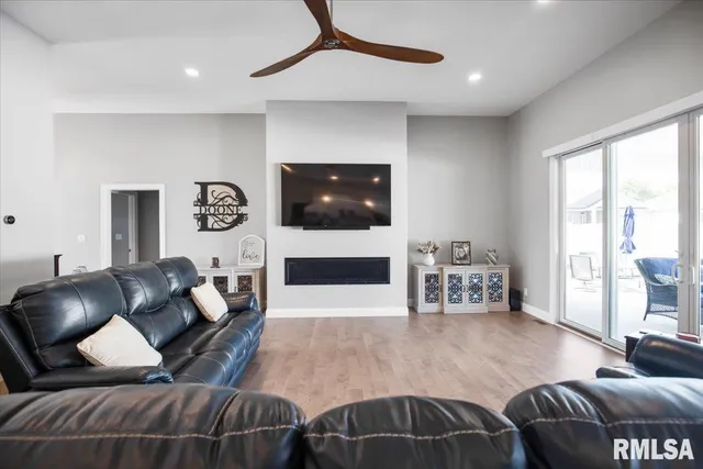 $799,900 | 2813 Richardson Drive, Springfield, IL 62711