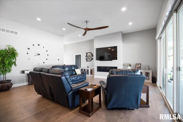 $799,900 | 2813 Richardson Drive, Springfield, IL 62711