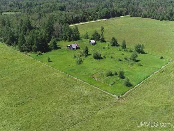 $29,900 | 14752 Airport Road, Rock, MI 49880