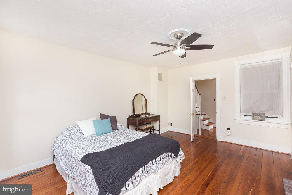 1250 Riverside Avenue Baltimore, MD 21230 - Photo 15 of 30 Any of 3 over-sized bedrooms could be the master!