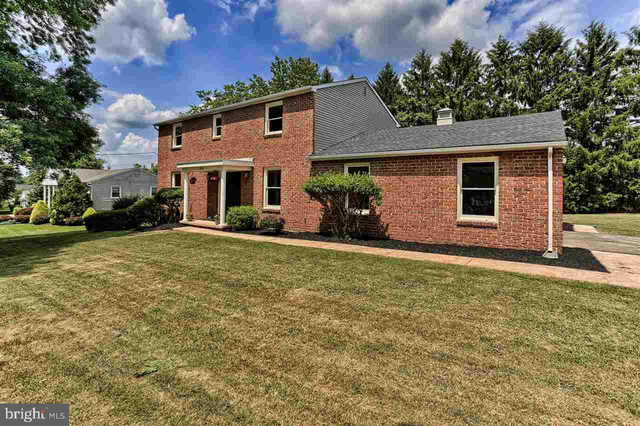 1400 Greenbriar Road York, PA 17404 - Photo 4 of 35 Gallery Image 4