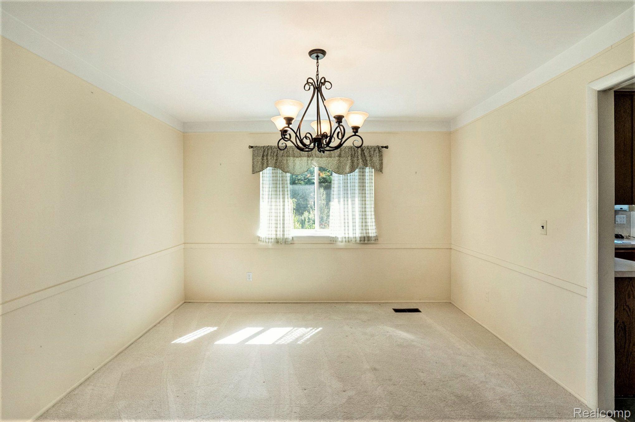 15606 Levan Road Livonia, MI 48154 - Photo 5 of 32 Gallery Image 5