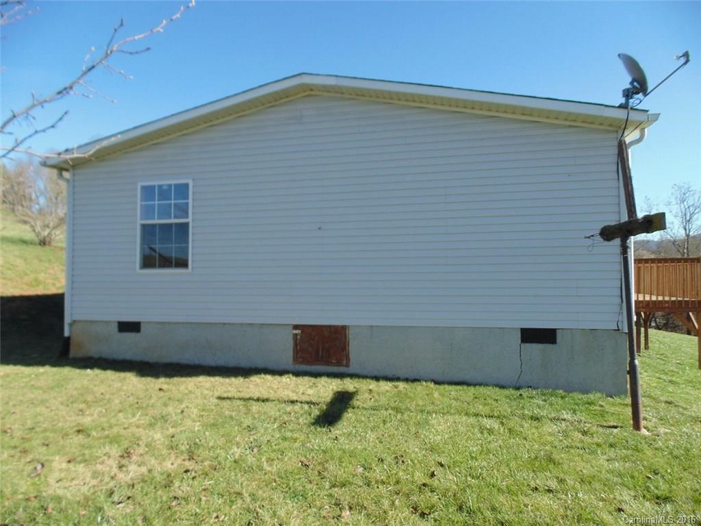962 Hyder Mountain Road Clyde, NC 28721 - Photo 4 of 15