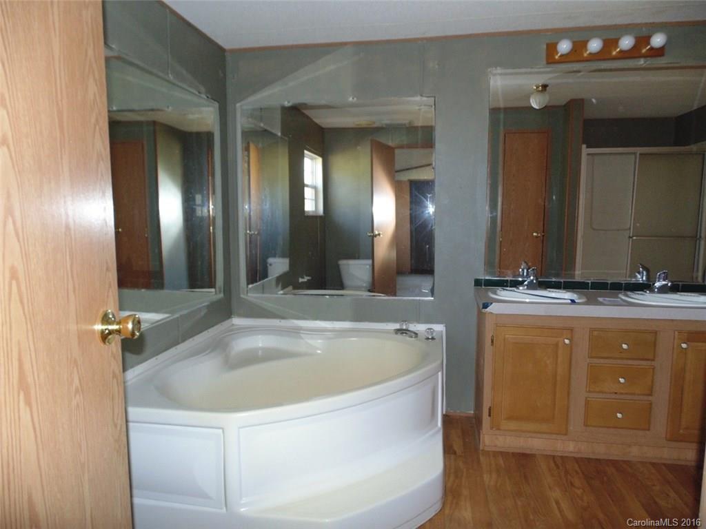 962 Hyder Mountain Road Clyde, NC 28721 - Photo 10 of 15