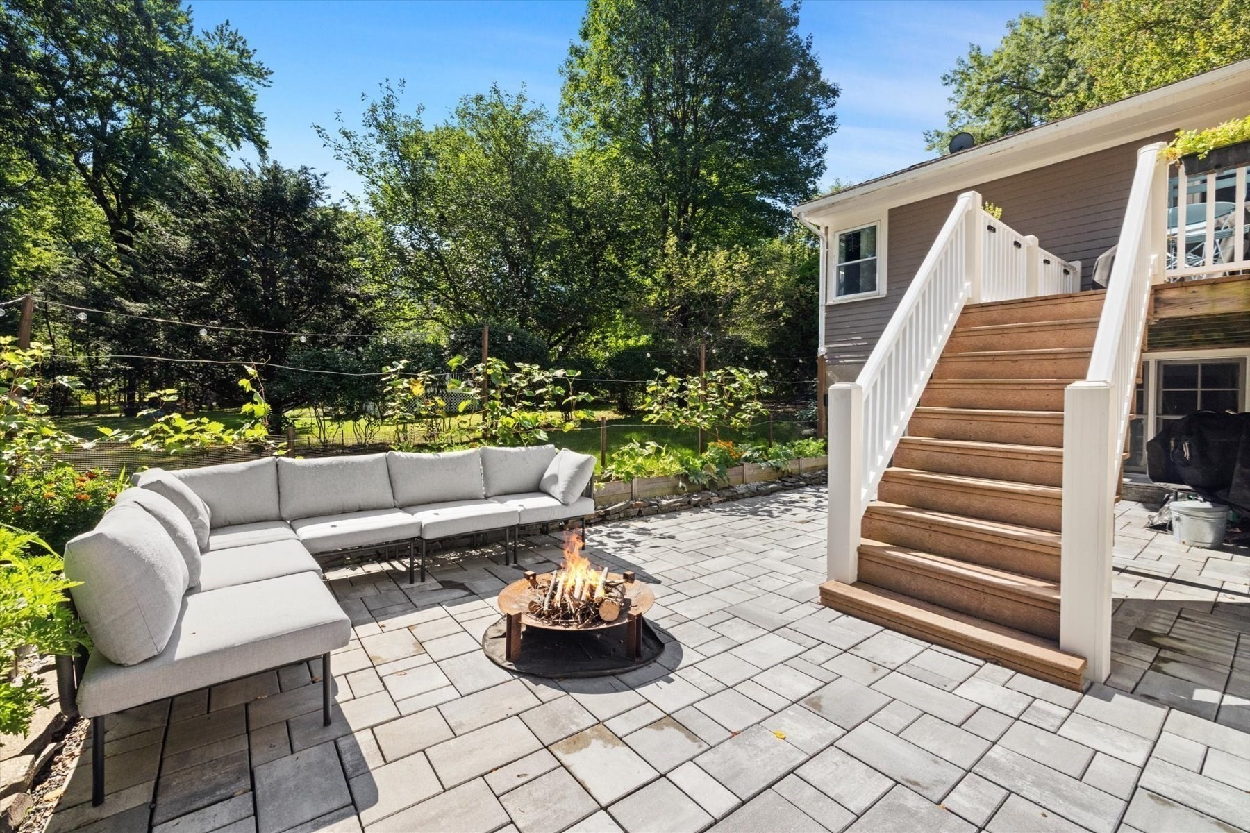 38 Hunnewell Street Needham, MA 02494 - Photo 6 of 38 Gallery Image 6