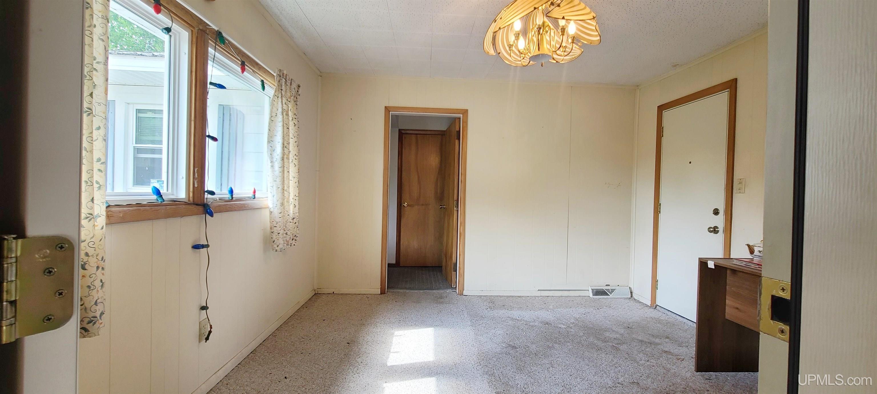 1332 Wilson Street Niagara, WI 54151 - Photo 9 of 25 Gallery Image 9