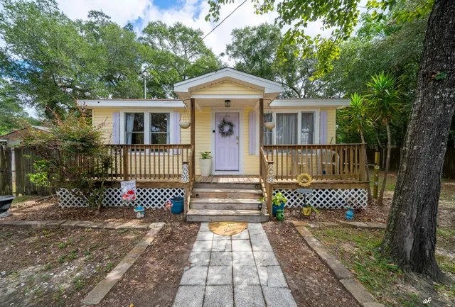 $215,000 | 815 Oakridge Road, Fort Walton Beach, FL 32547