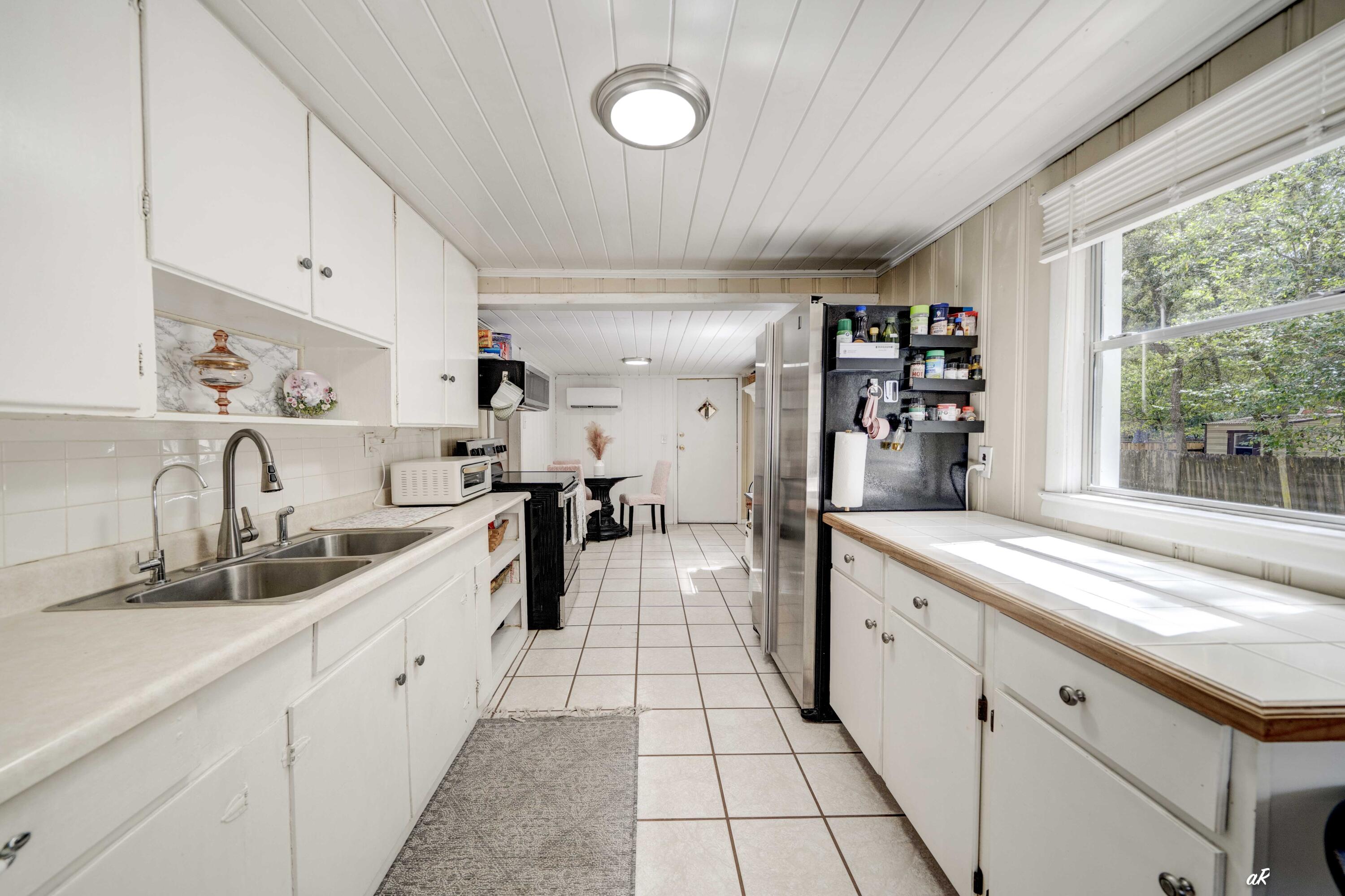 815 Oakridge Road Fort Walton Beach, FL 32547 - Photo 14 of 24 Kitchen-1