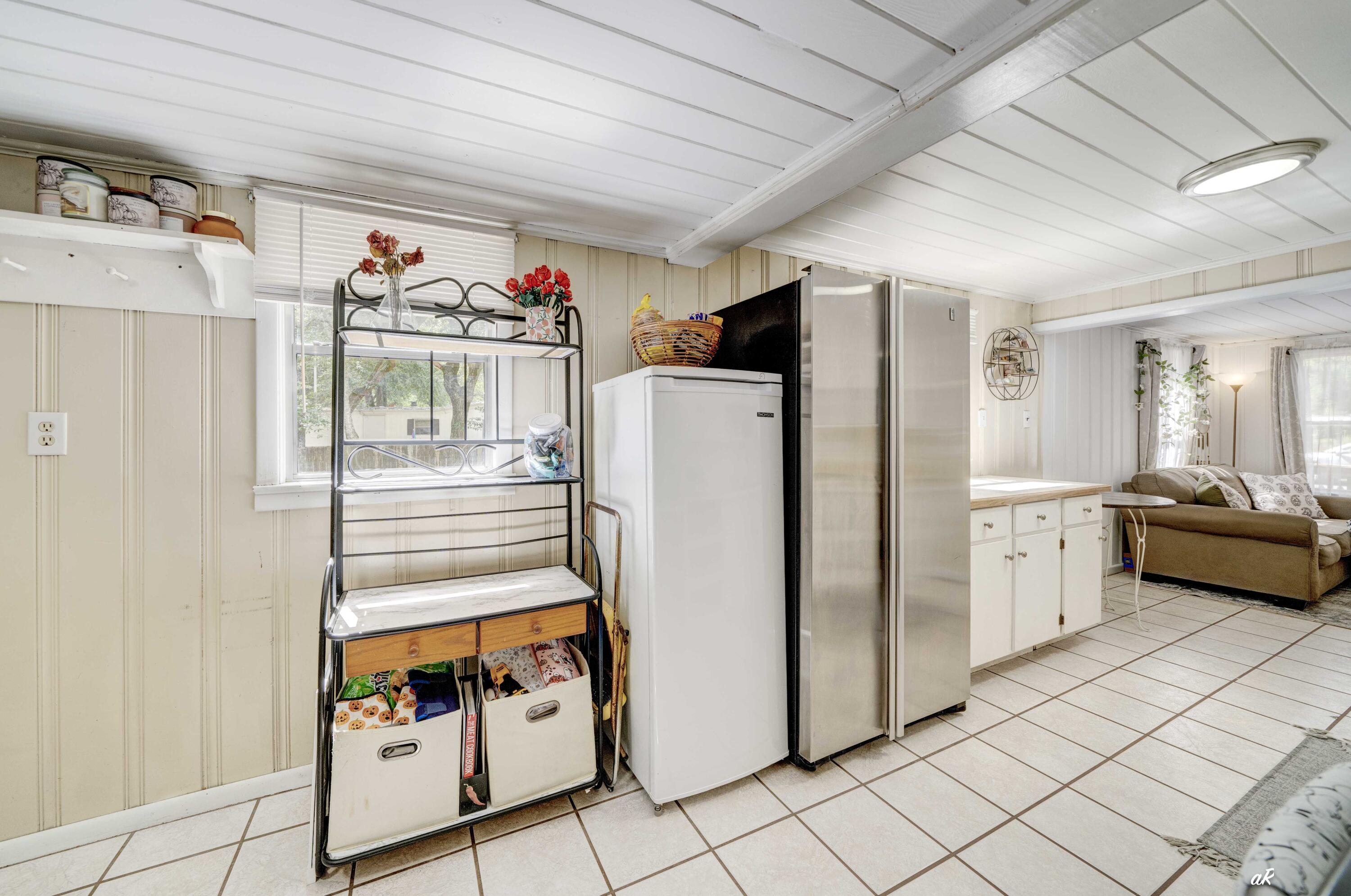 815 Oakridge Road Fort Walton Beach, FL 32547 - Photo 17 of 24 Kitchen-4