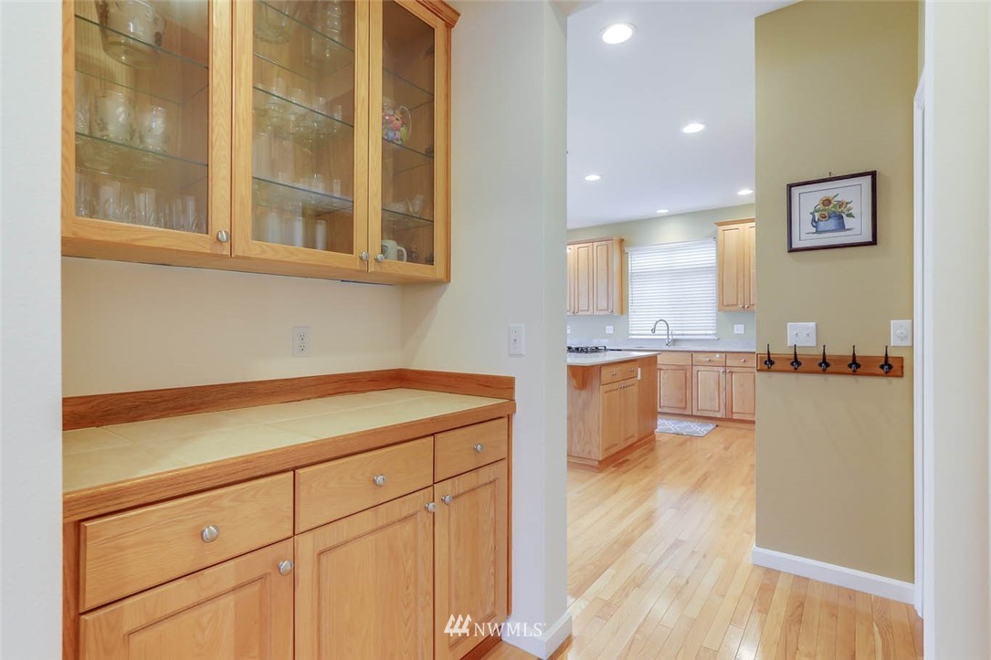 17136 164th Way Southeast Renton, WA 98058 - Photo 7 of 34