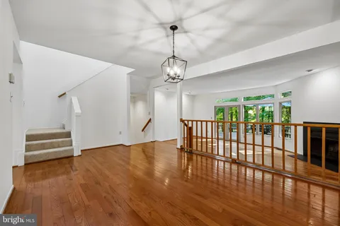 $799,900 | 5904 Valerian Lane, Rockville, MD 20852