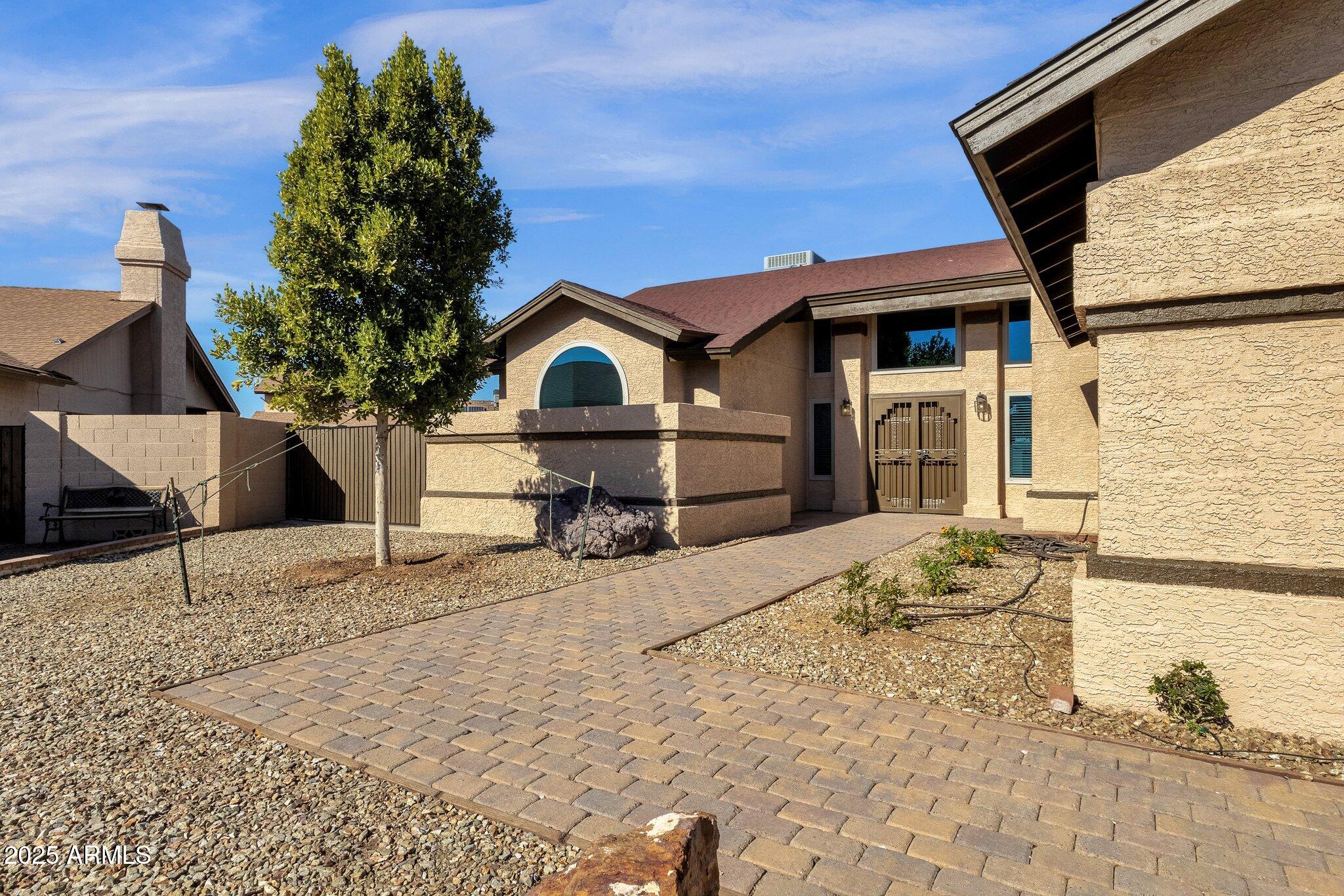6052 West Grandview Road Glendale, AZ 85306 - Photo 6 of 42 pavered Walkway