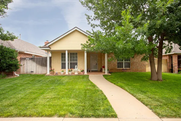 $279,000 | 6206 Oakcrest Lane, Amarillo, TX 79109