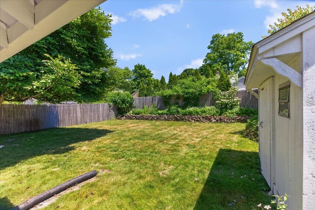 163 Powell Avenue Springfield, MA 01118 - Photo 5 of 40