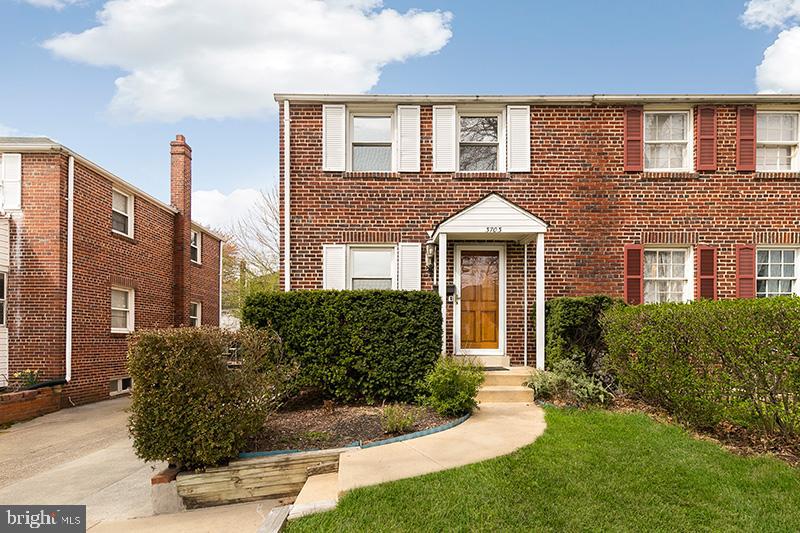 3703 1st Road South Arlington, VA 22204 - Photo 1 of 30