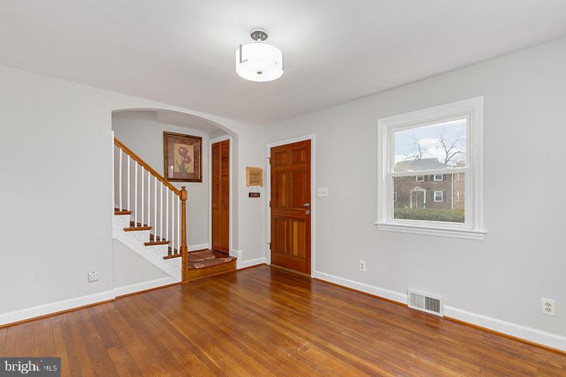 3703 1st Road South Arlington, VA 22204 - Photo 2 of 30