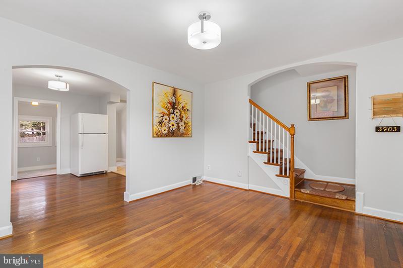 3703 1st Road South Arlington, VA 22204 - Photo 4 of 30