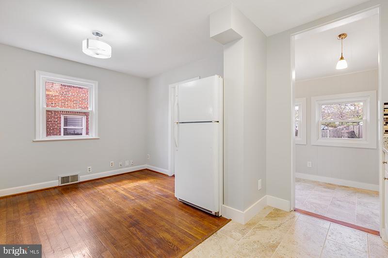 3703 1st Road South Arlington, VA 22204 - Photo 7 of 30