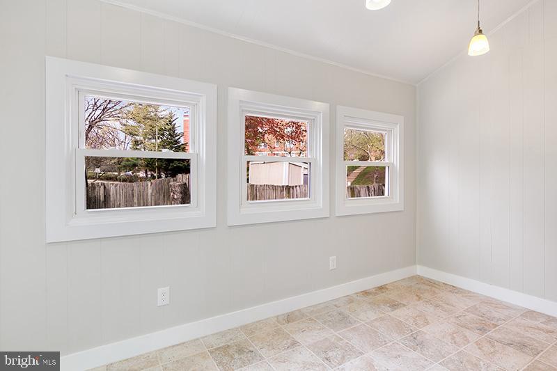 3703 1st Road South Arlington, VA 22204 - Photo 10 of 30