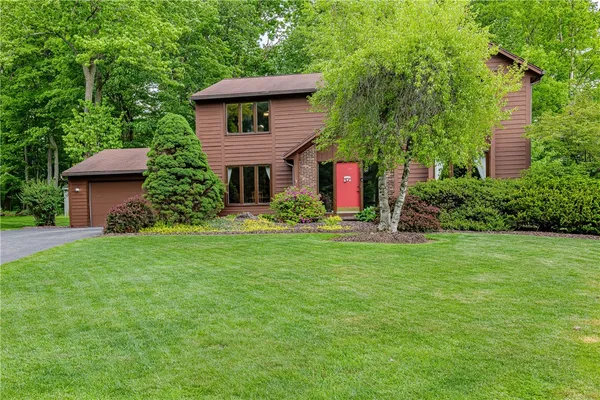 $380,000 | 8 Great Garland Rise, Perinton, NY 14450