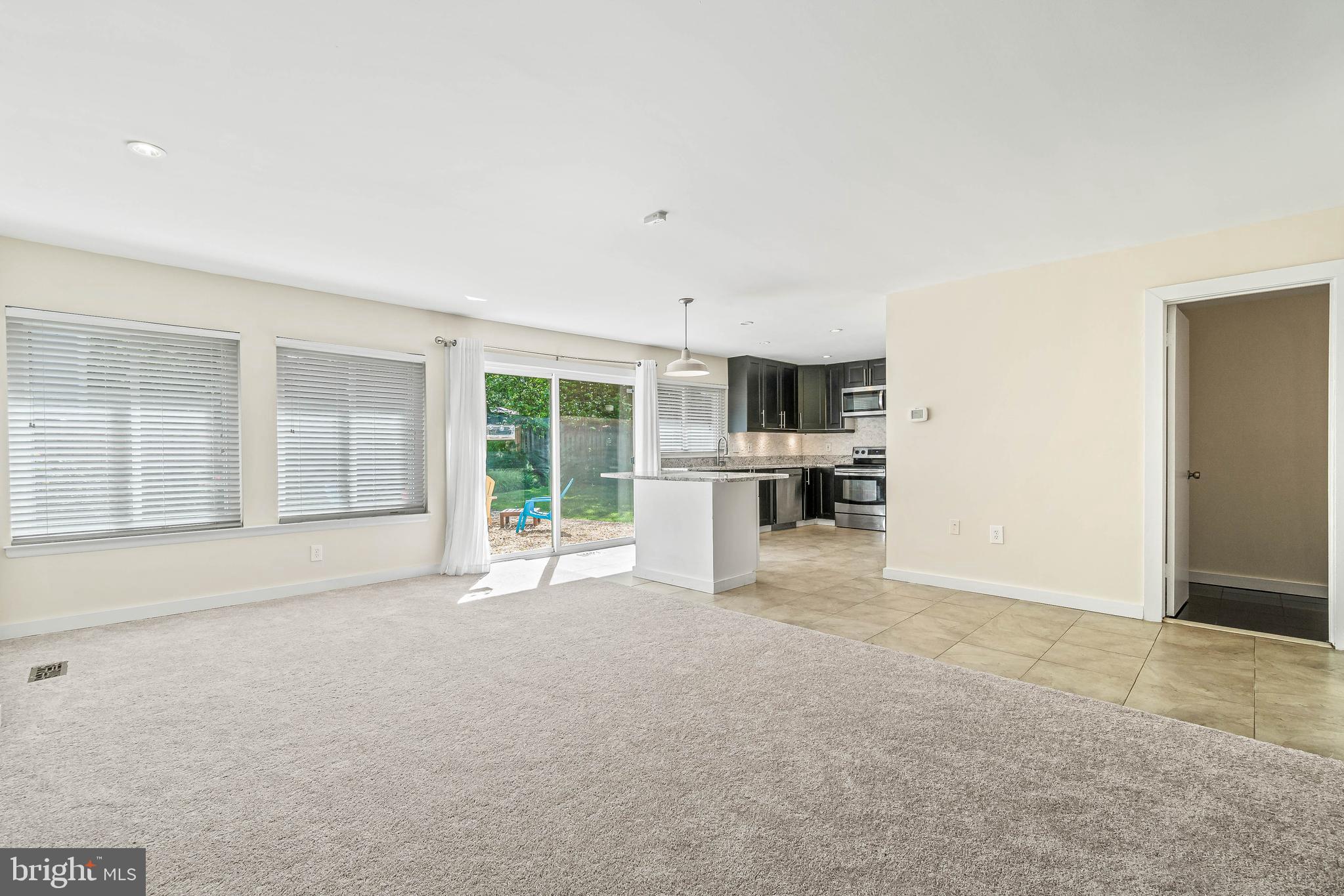 9200 Centerway Road Gaithersburg, MD 20879 - Photo 14 of 28 Family Room