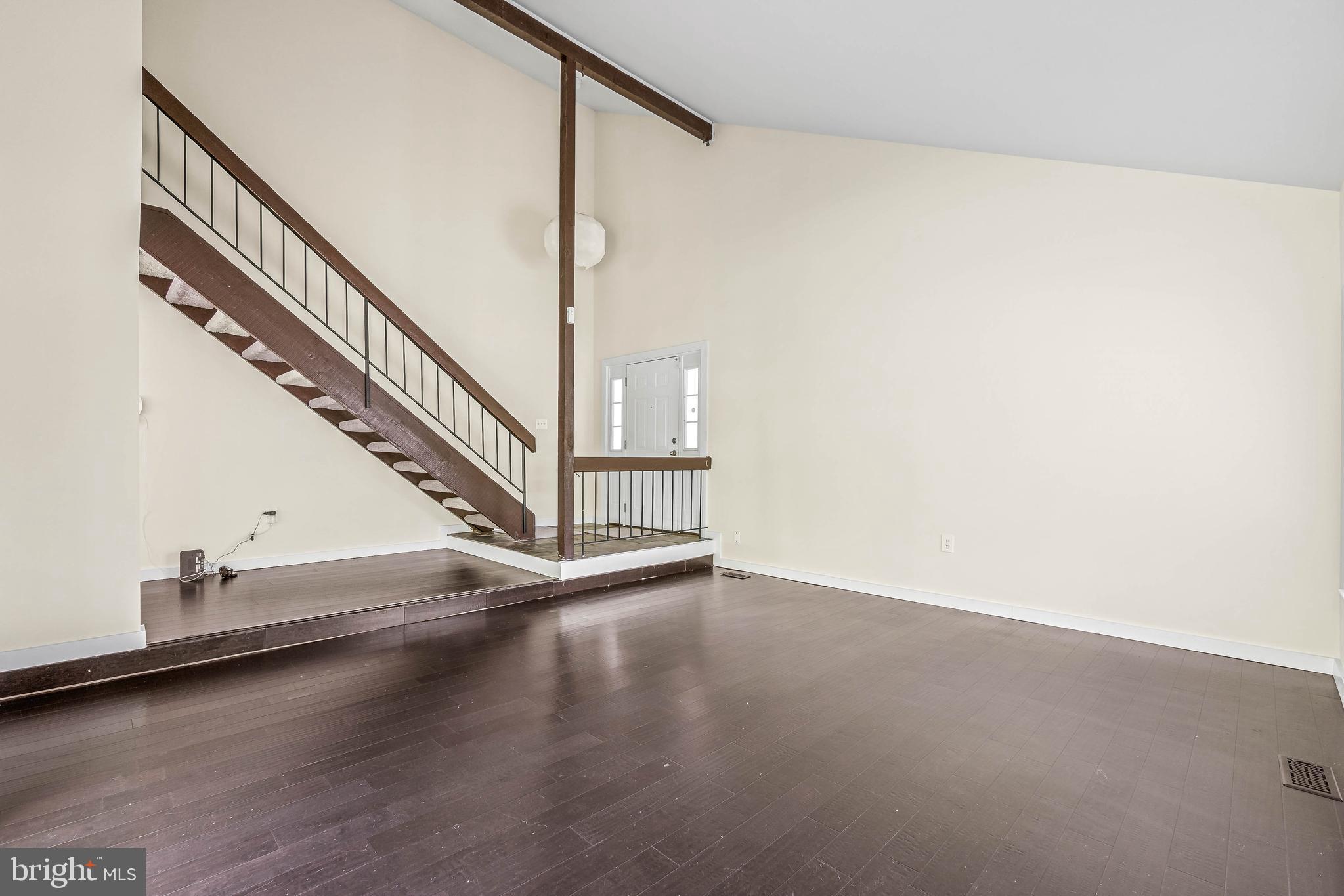 9200 Centerway Road Gaithersburg, MD 20879 - Photo 15 of 28 Living Room