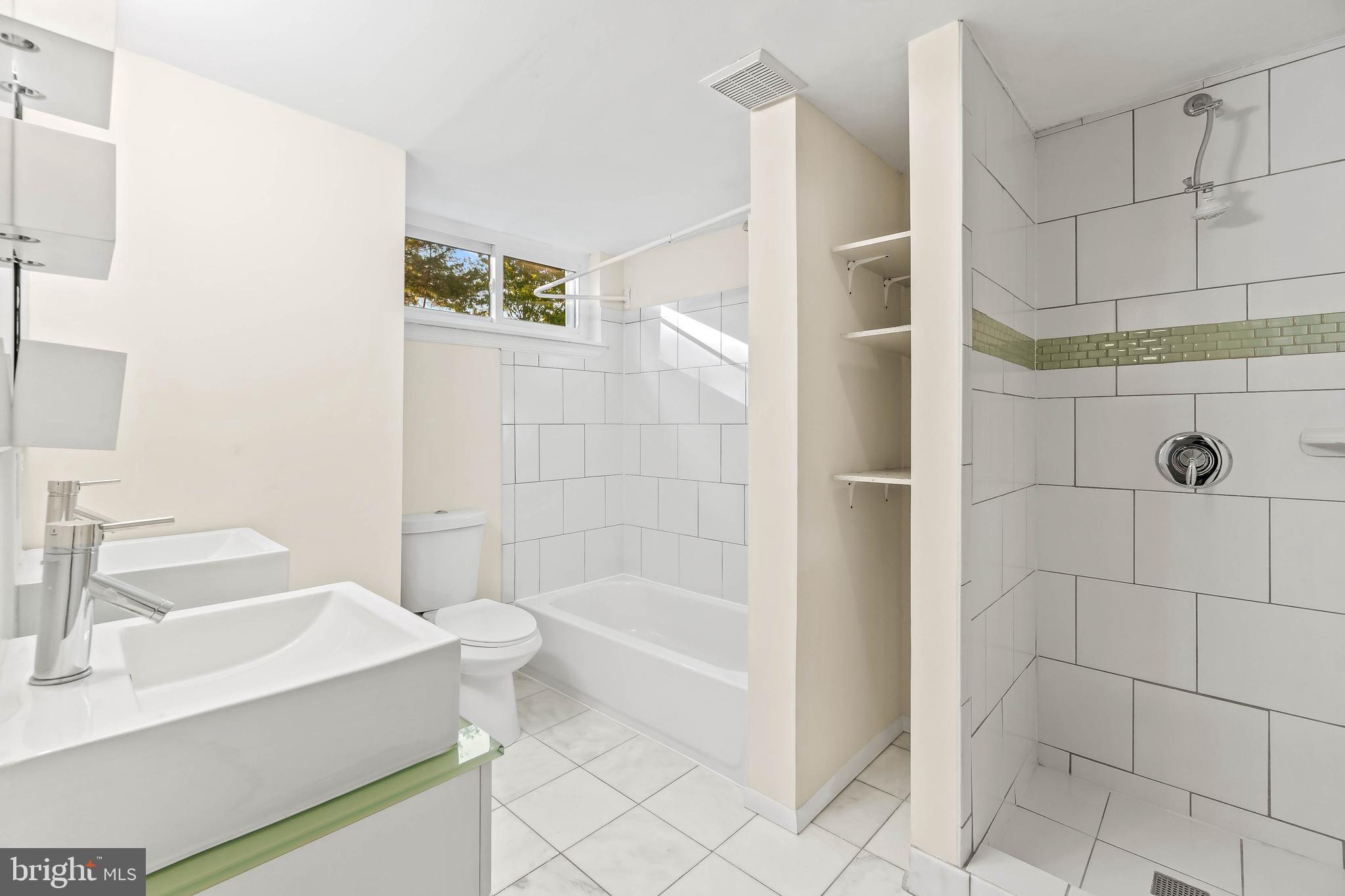 9200 Centerway Road Gaithersburg, MD 20879 - Photo 17 of 28 Master Bathroom