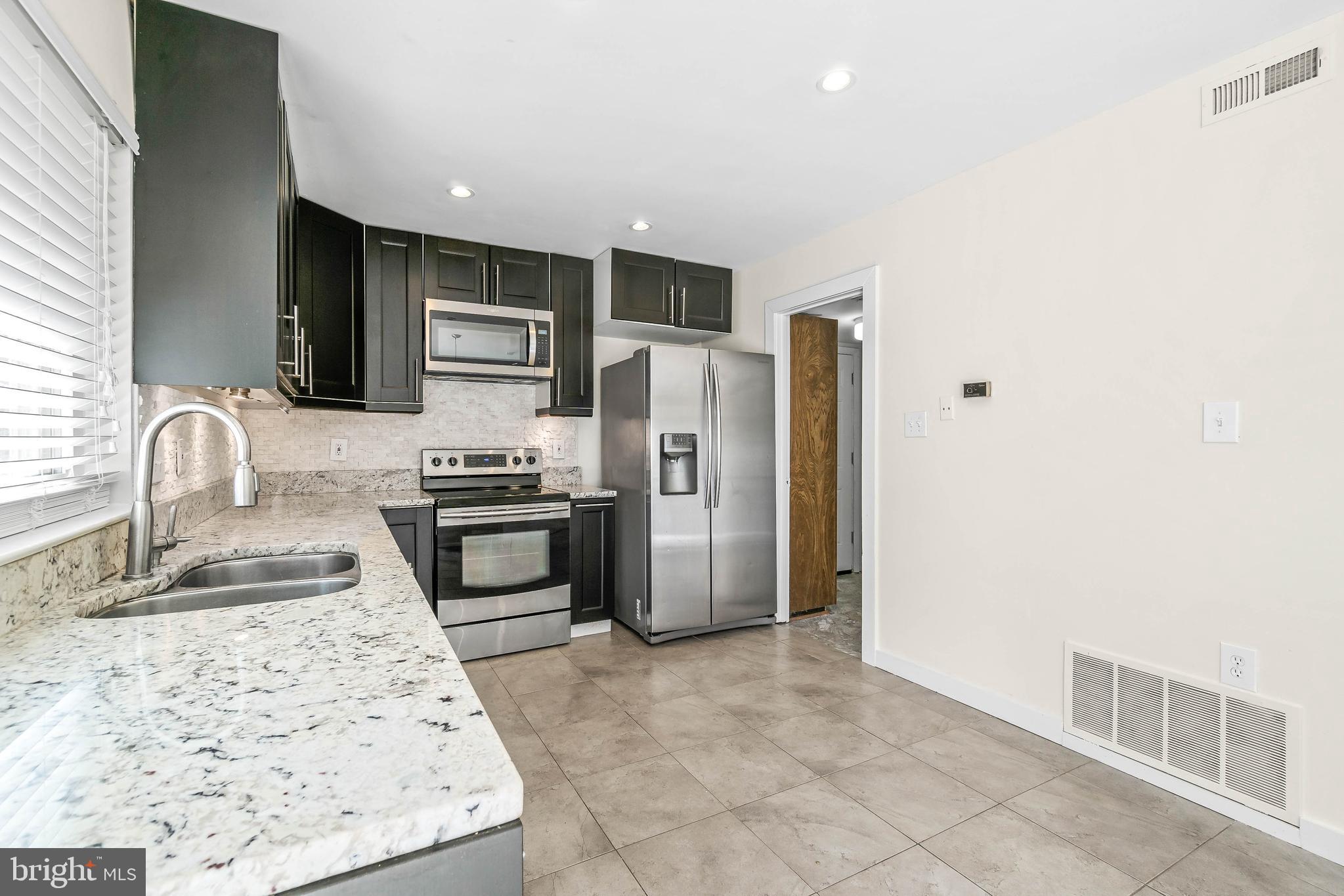 9200 Centerway Road Gaithersburg, MD 20879 - Photo 9 of 28 Kitchen
