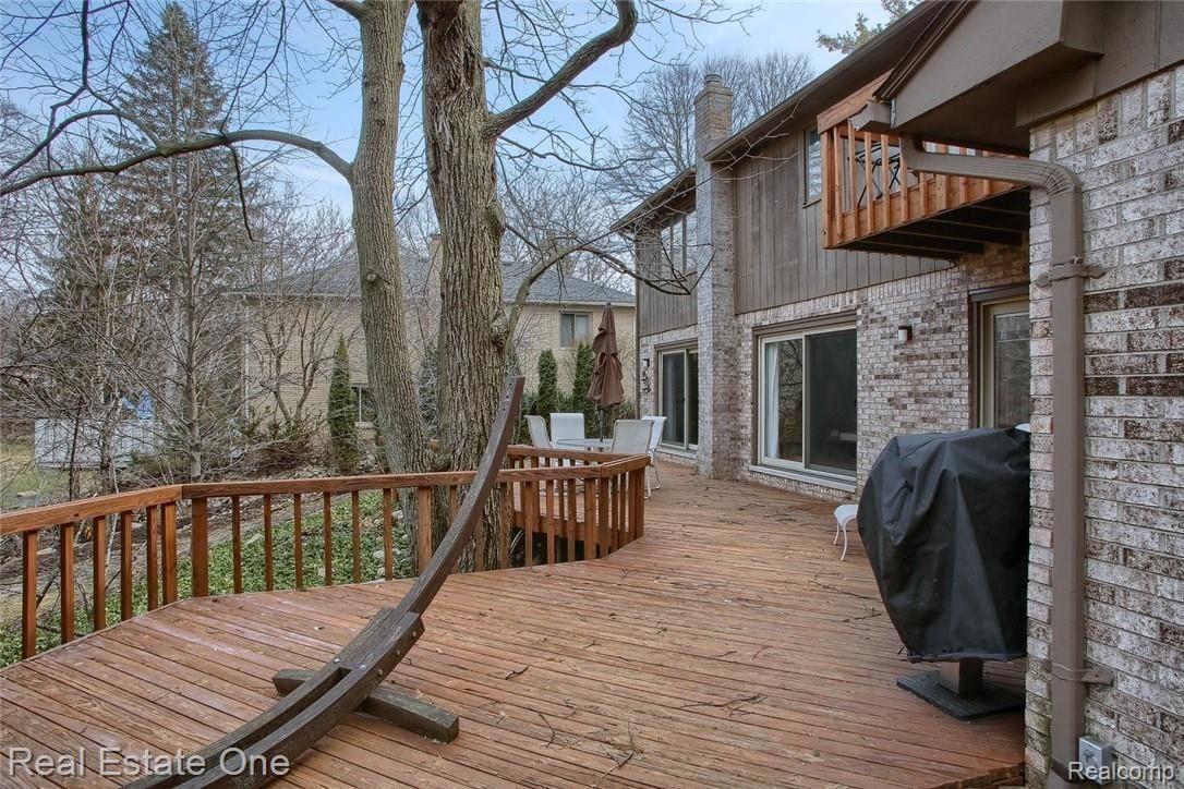 5216 Rector Court Bloomfield Hills, MI 48302 - Photo 35 of 42 39-Deck.jpg