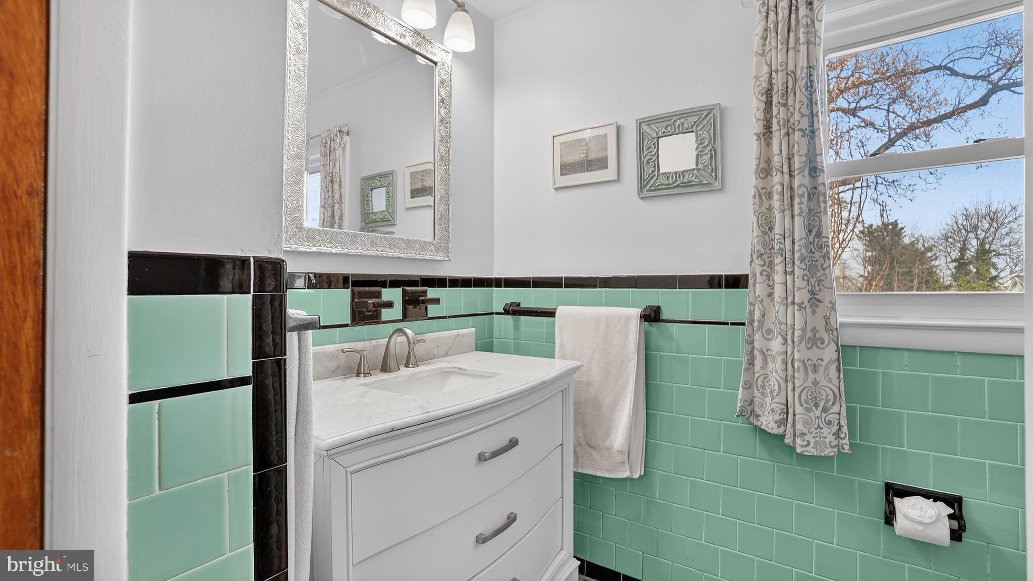 206 Mountain Road Linthicum Heights, MD 21090 - Photo 18 of 49 Hall bath