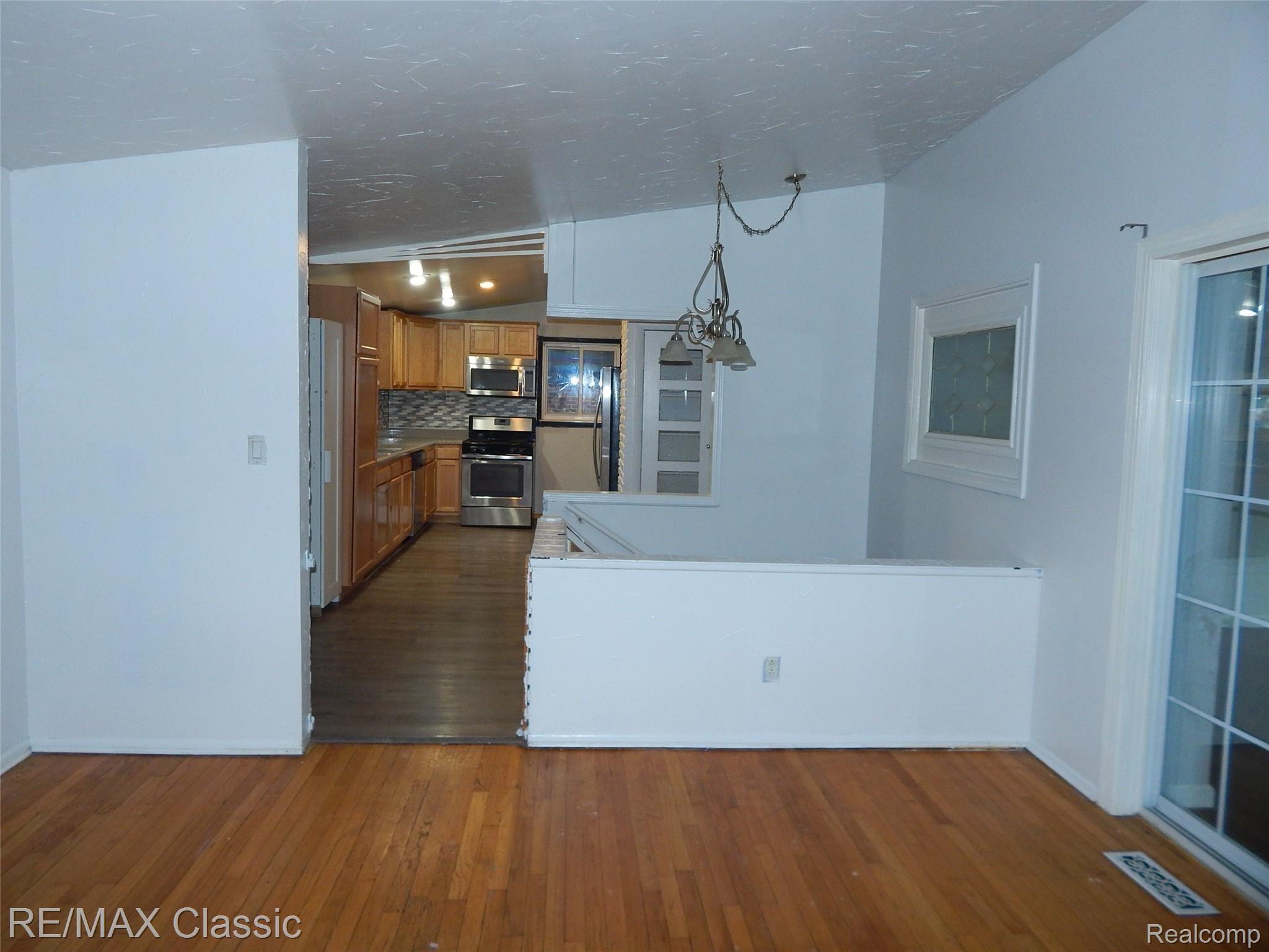 227 Henry Ruff Road Garden City, MI 48135 - Photo 12 of 19 DSCN5331.JPG