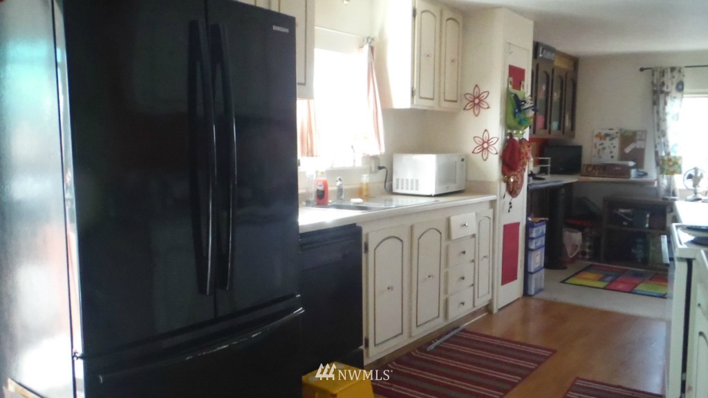 7701 Hardeson Road, Unit 60 Everett, WA 98203 - Photo 5 of 14