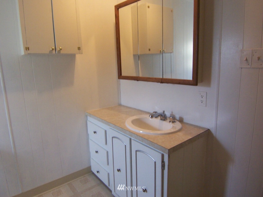 7701 Hardeson Road, Unit 60 Everett, WA 98203 - Photo 9 of 14