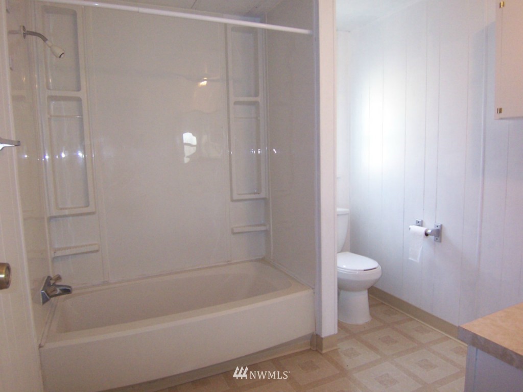7701 Hardeson Road, Unit 60 Everett, WA 98203 - Photo 10 of 14