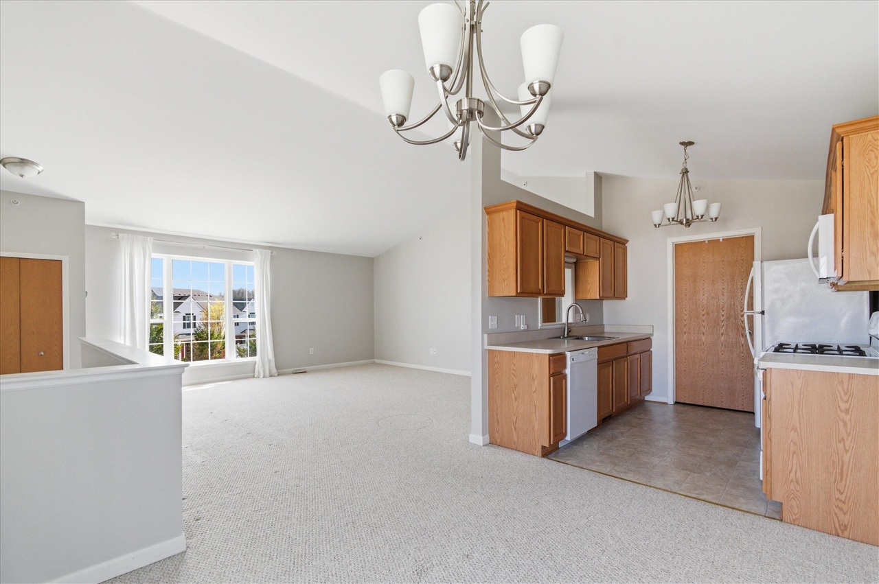 1304 Riversedge Drive Saline, MI 48176 - Photo 10 of 39