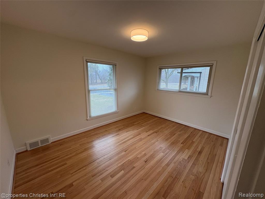17330 Beverly Road Beverly Hills, MI 48025 - Photo 16 of 24